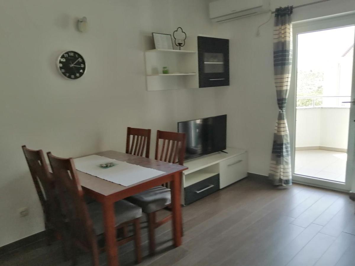 Villa Luce Apartment House Karlobag Exterior photo