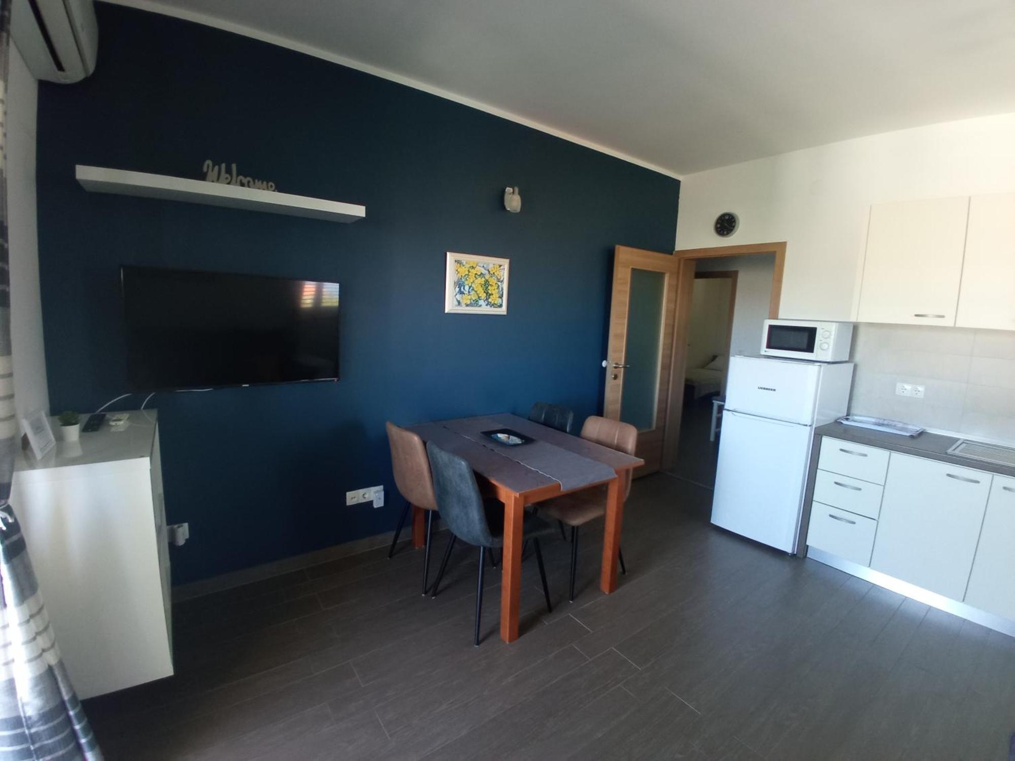 Villa Luce Apartment House Karlobag Exterior photo