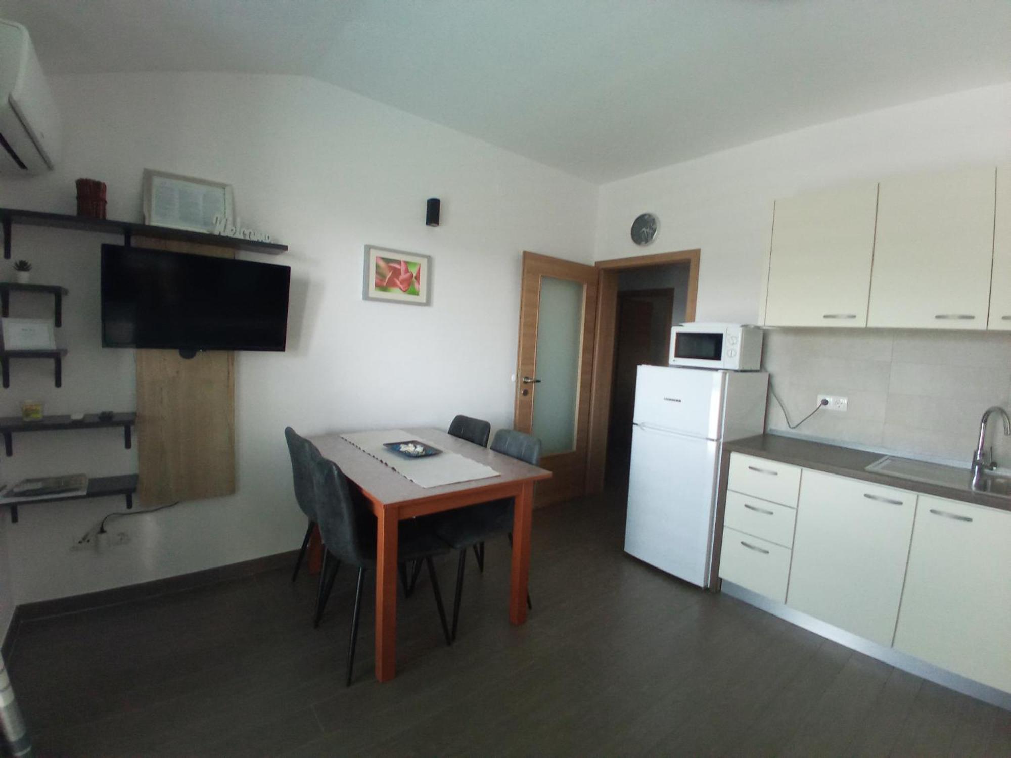 Villa Luce Apartment House Karlobag Exterior photo