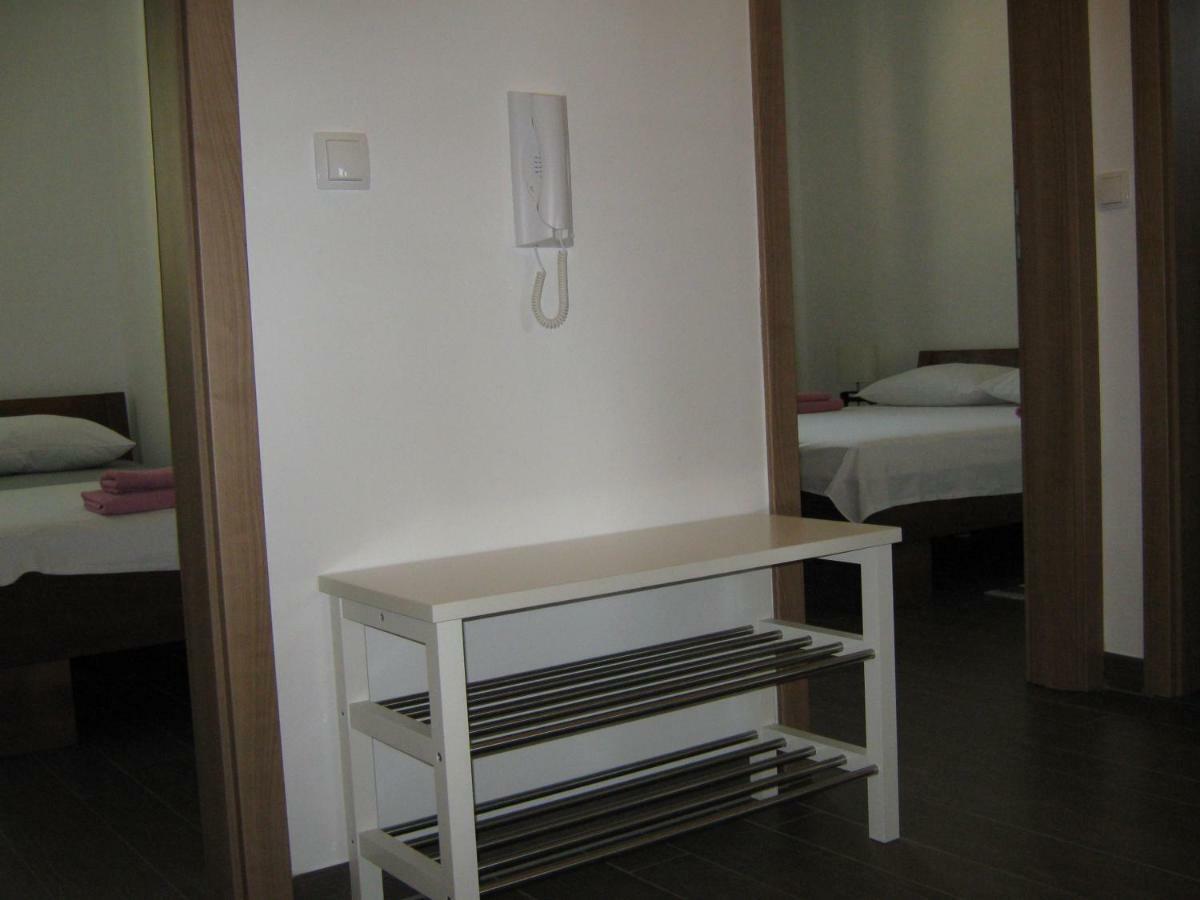 Villa Luce Apartment House Karlobag Exterior photo