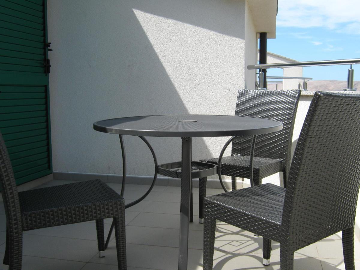 Villa Luce Apartment House Karlobag Exterior photo